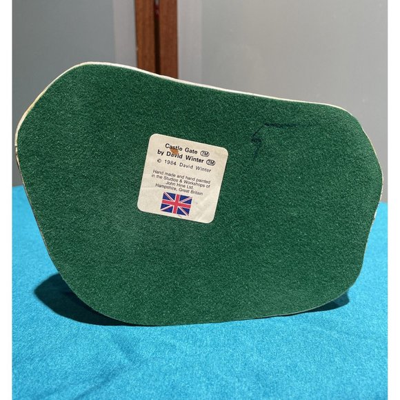 David Winter Cottages Landowners Collection CASTLE GATE 1984 Limited Edition EUC - Picture 7 of 8